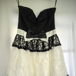 Black and White Lace Mini Dress size 5